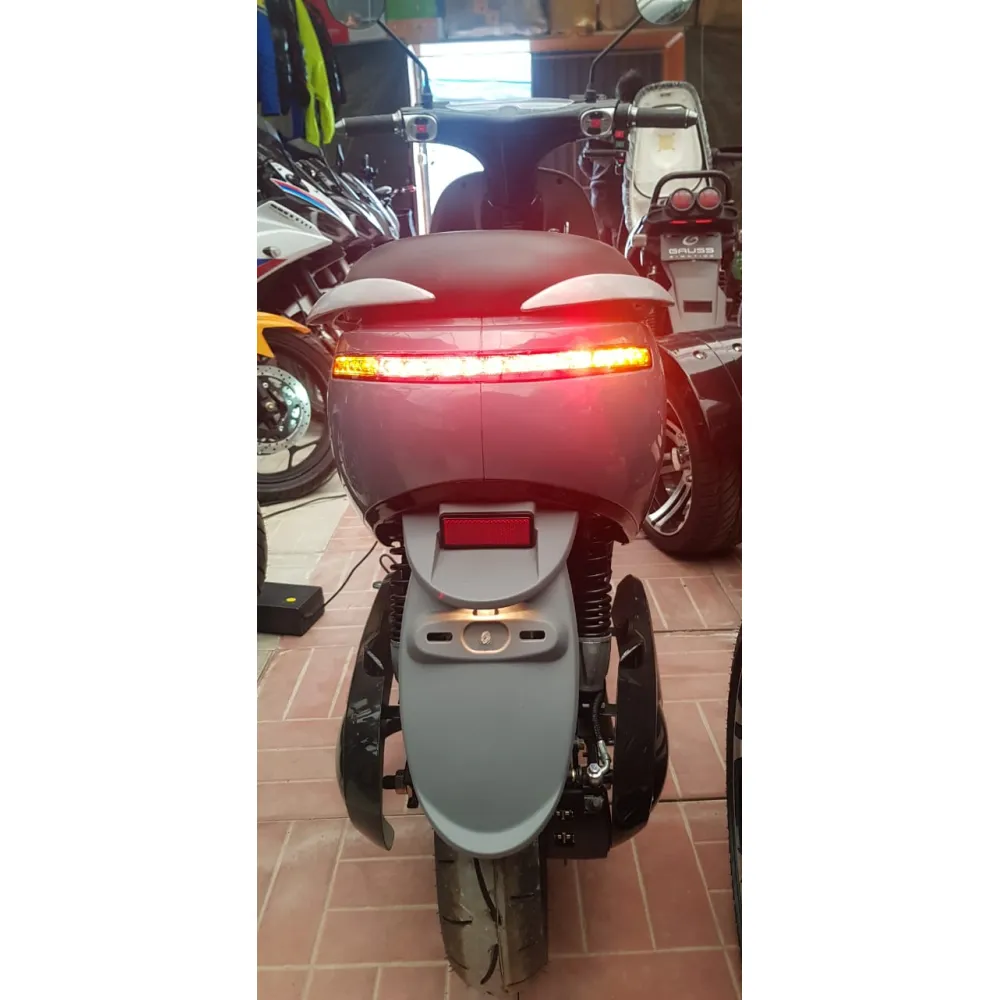 Электроскутер FST Classic 1000W 72V с АКБ 30FAh 7